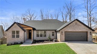 4 Stobo Ln, Bella Vista, AR 72715