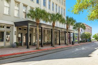 2207 Post Office St #422, Galveston, TX 77550