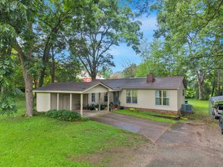 912 E  College St, Pulaski, TN 38478