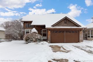 39661 Arbor St, Harrison Township, MI 48045