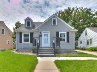 1217 Harding Ave, Ames, IA 50010