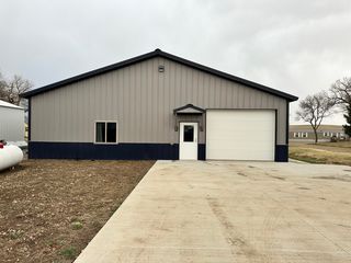 108 W  Skinner St, Akaska, SD 57420