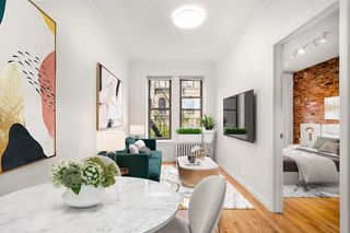 177 Thompson St #19, New York, NY 10012