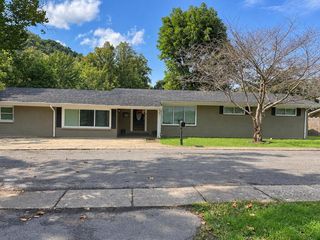 130 Hillside Dr, Prestonsburg, KY 41653