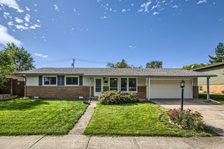 15208 Hillside Ave, Oak Forest, IL 60452