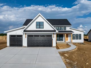 7131 Black Oak Dr, Bettendorf, IA 52722