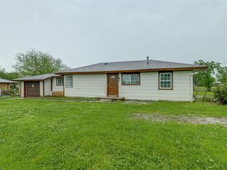 911 N  Rangeline St, Tecumseh, OK 74873