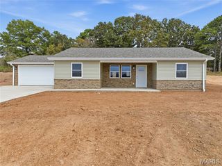 121 Rawdon Tarn Rd, Houston, MO 65483