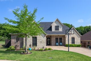 1611 Moreland Dr, Sherman, TX 75090