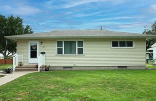 715 4th St SE, Waverly, IA 50677