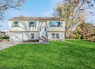 132 Hazelhurst Ave, Ewing, NJ 08638