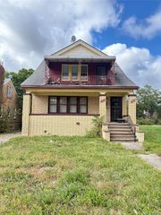 5235 Chalmers St E, Detroit, MI 48213