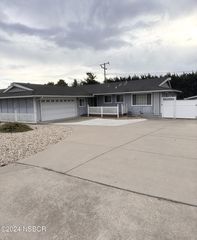 2753 S  Halcyon Rd, Arroyo Grande, CA 93420