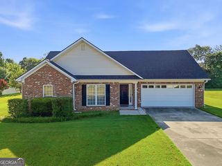 128 Brookstone Dr SW, Calhoun, GA 30701