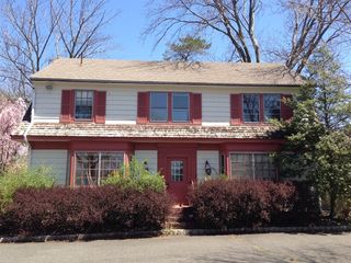 545 E Main St, Chester, NJ 07930