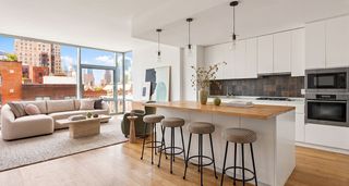 425 W  53rd St #706, New York, NY 10019