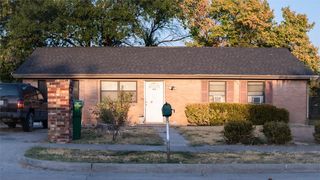 424 Meadowgate Cir, Ferris, TX 75125