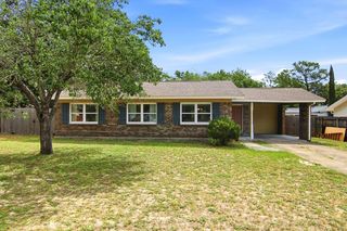 60 Oak Ln, Shalimar, FL 32579