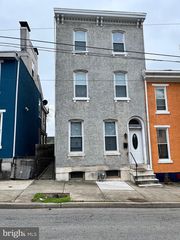 318 E  Marshall St, Norristown, PA 19401