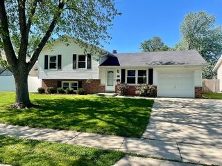 670 Armitage Ave, Glendale Heights, IL 60139