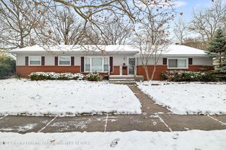 2717 Bedford Rd, Lansing, MI 48911