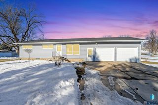 411 W  5th Ave, Humboldt, SD 57035