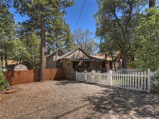 327 Wabash Ln, Sugarloaf, CA 92386