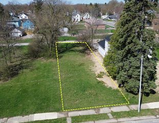 2910 Smith St, Fort Wayne, IN 46806