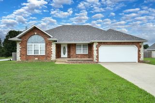 105 Austin Place, Strafford, MO 65757
