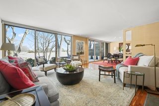 67 Fairgreen Pl #20, Chestnut Hill, MA 02467