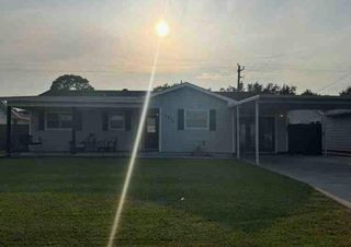 2414 Hampton Ln, Port Neches, TX 77651