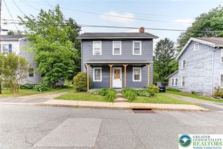 33 West St, Bloomsbury, NJ 08804