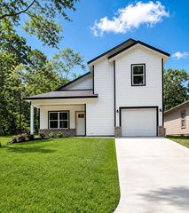 15858 Aspen Dr, Montgomery, TX 77356