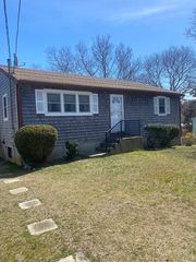 25 Webster Dr, Plymouth, MA 02360