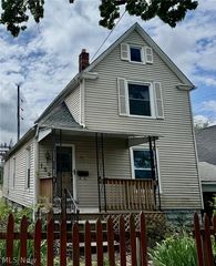 152 Garvin Ave, Elyria, OH 44035