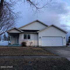 5077 W  Elm Ct, Grand Forks, ND 58203