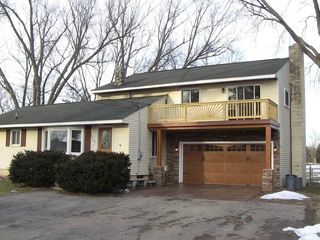 2103 Jackson Blvd, Highland, MI 48356