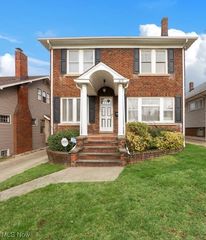 1659 Chesterland Ave, Lakewood, OH 44107