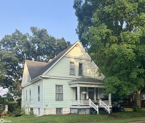 401 E  Broadway Ave, Fairfield, IA 52556