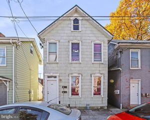 392 E  Queen St, Chambersburg, PA 17201