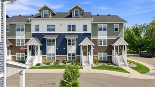 5853 41st St S, Fargo, ND 58104