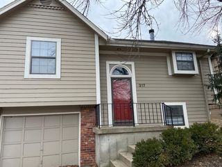 217 W  132nd St, Kansas City, MO 64145