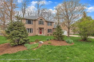 1094 Buckingham Rd, Haslett, MI 48840