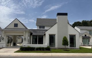 203 Shadow Bend Dr, Broussard, LA 70518