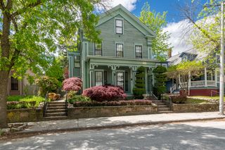 12 Crown St, Worcester, MA 01609