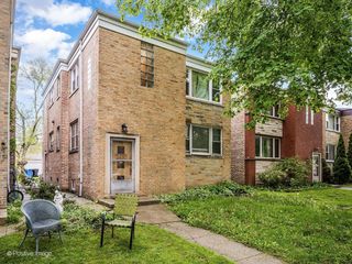 2630 W  Estes Ave, Chicago, IL 60645