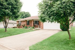 2324 W  College Dr, Bolivar, MO 65613