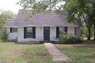 970 W  4th St, Crawford, TX 76638
