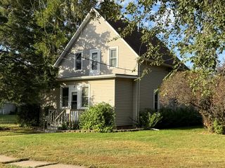 321 N  Lake Blvd, Columbia, SD 57433