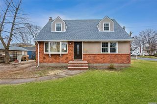 22 Corbin Avenue, New Hyde Park, NY 11040